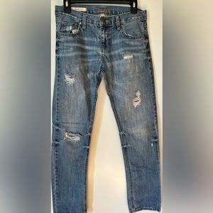 0120- Decree Distressed Boyfriend Jeans